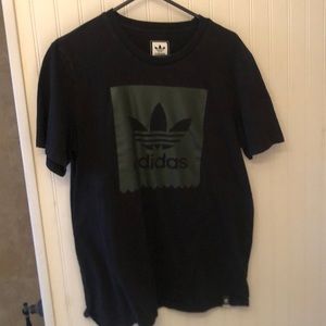 Men’s Adidas shirt